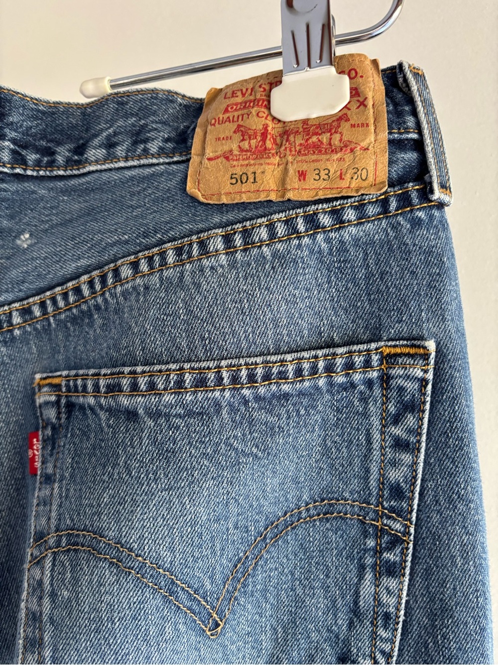 Levi’s 501, Button Fly, Distressed Denim Jeans, Size 33 x 30 - Picture 7 of 8